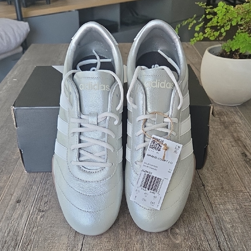 NWT Adidas Women's Grand Court Lo 'Silver Metallic Gum' Shoes JQ9682 - Picture 3 of 9